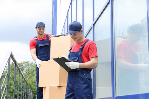 Efficient packing and unpacking support for Brixton residents and businesses